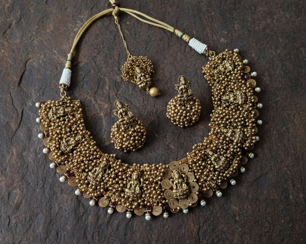 Golden necklace set
