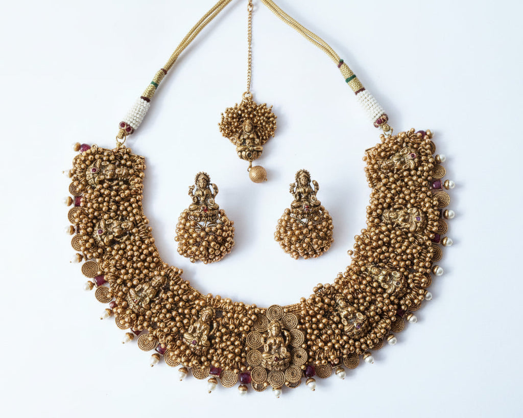 Golden necklace set