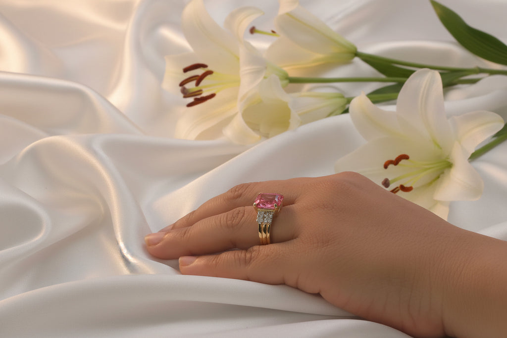 Pink gem finger ring
