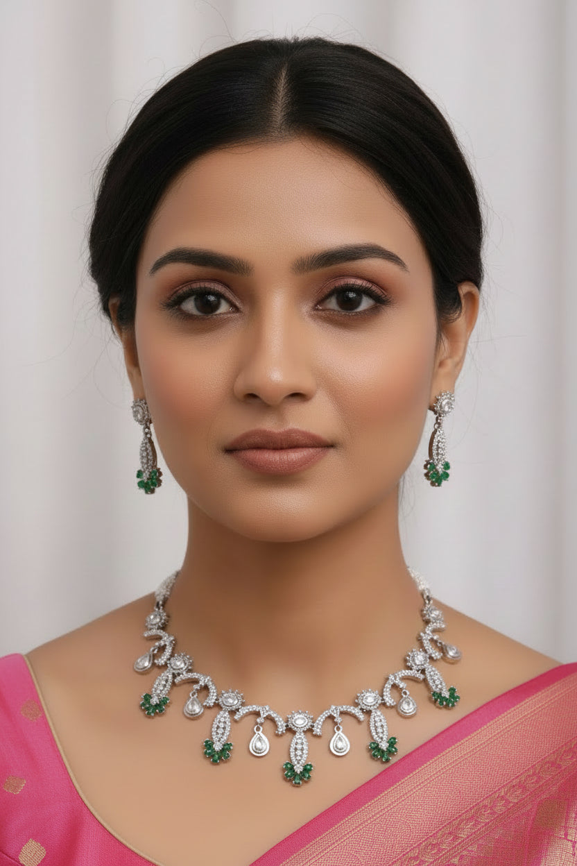 AD necklace set with green stone