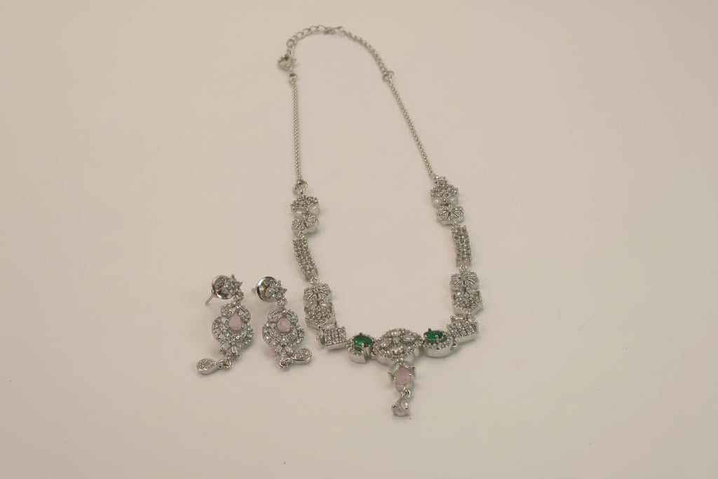 Silver ad necklace set