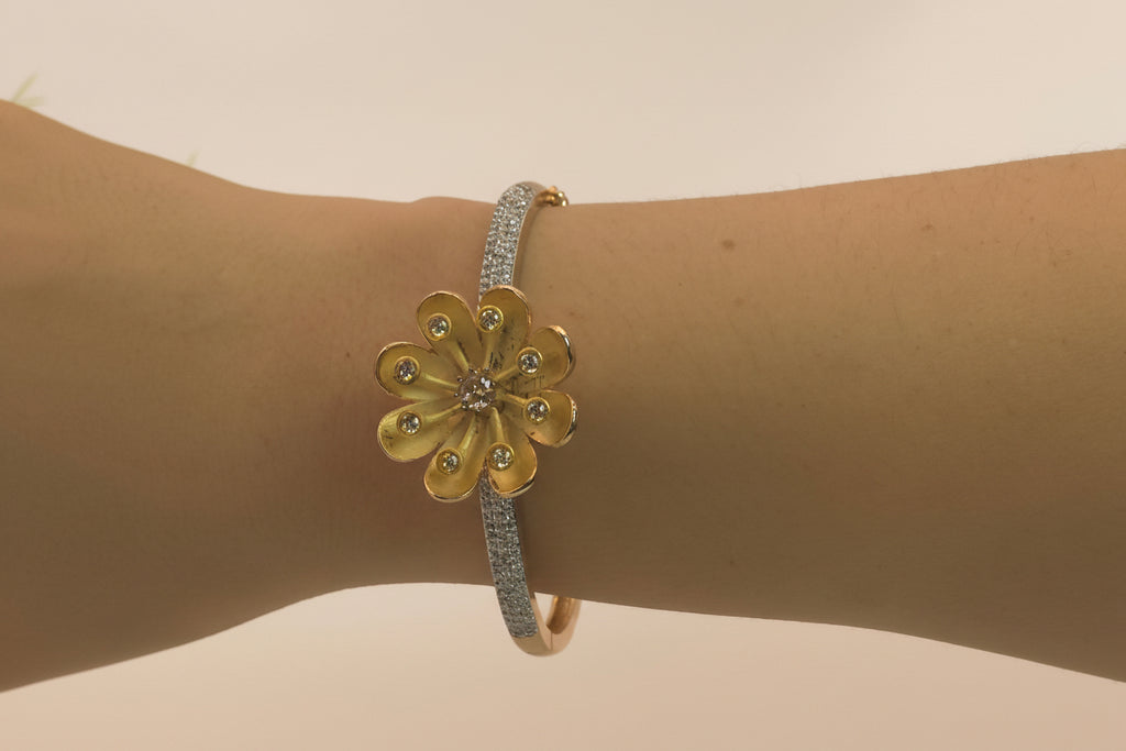 Golden petal Bracelet