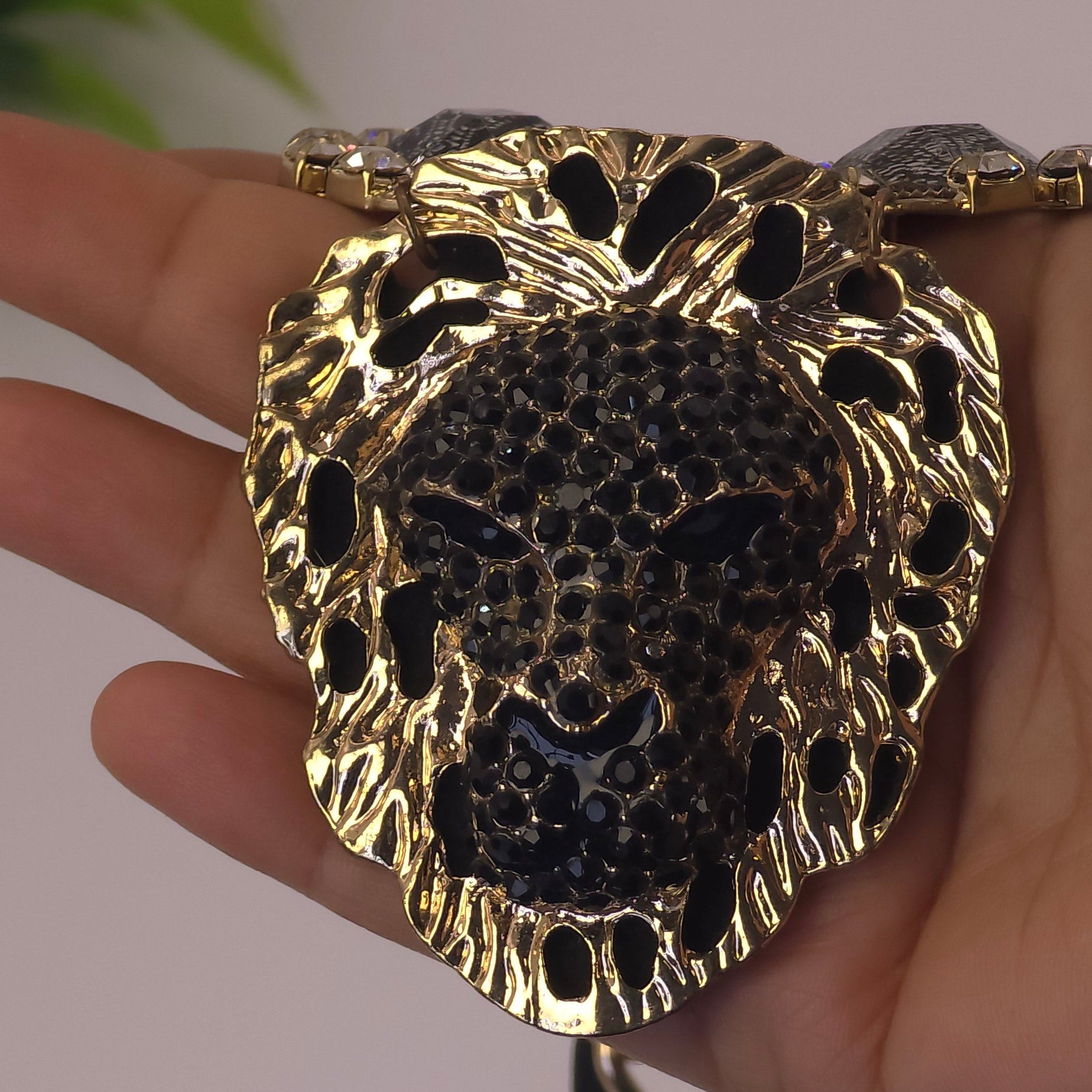 Lioness bold necklace