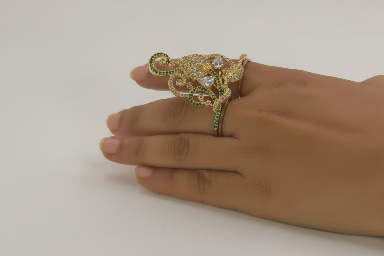 Crown finger ring white diamond