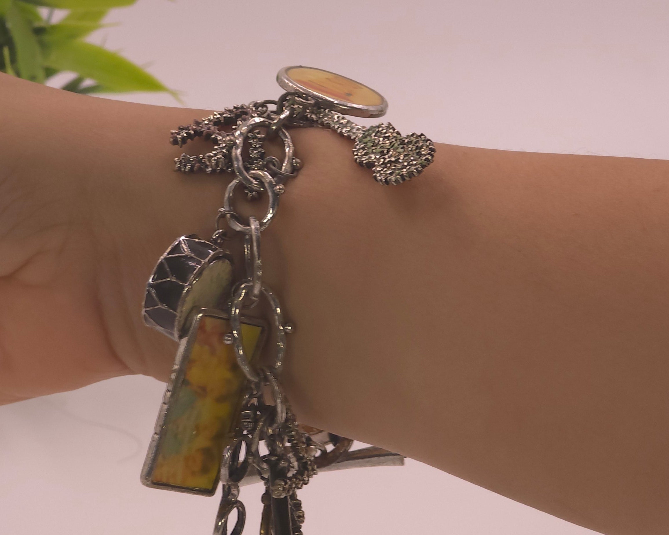 Decorative bracelet