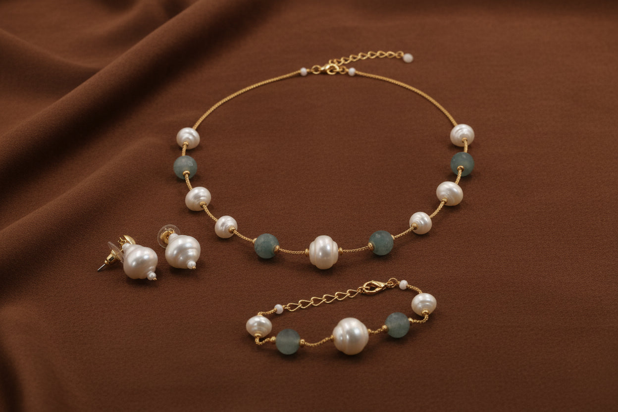 Elegant necklace set with bracelets
