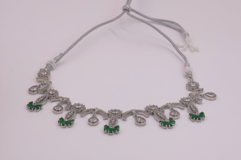 AD necklace set with green stone
