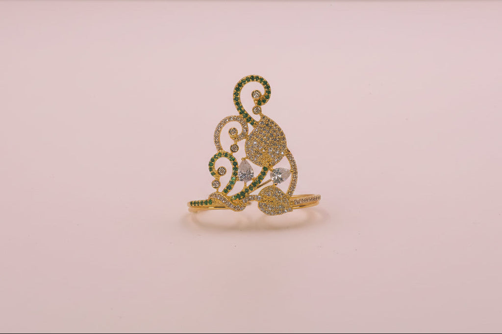 Crown finger ring white diamond