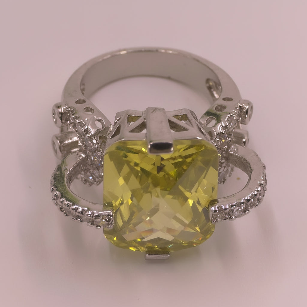 Lemon yellow diamond finger ring with silver ring